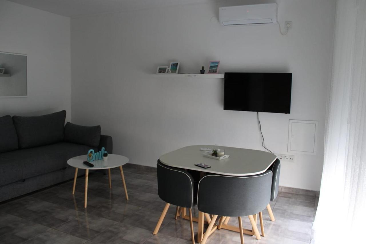 Aparthotel Tal Tisno Esterno foto